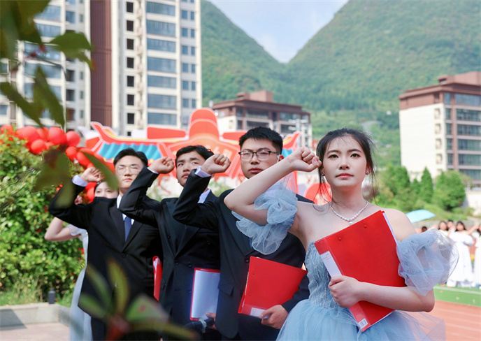 1718243254730808.jpg 8ea0f17b64ffb17758494c0b84fce84.jpg