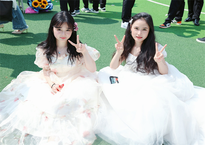 1718243642111000.jpg a0146aed5fffe085421b8794a5cb260.jpg