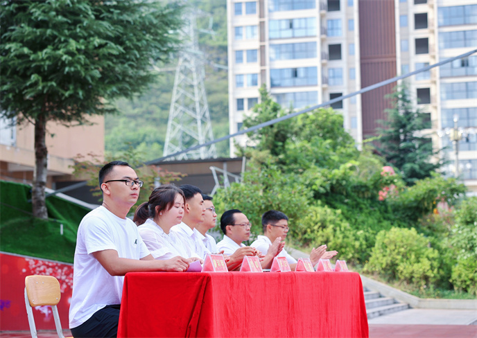 1725416360697975.jpg 58d2f67ce110993e47730fe0edc3d25.jpg